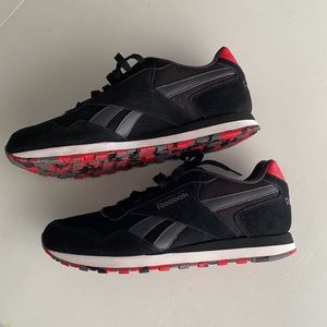 🆕 REEBOK Black & Red Sneakers